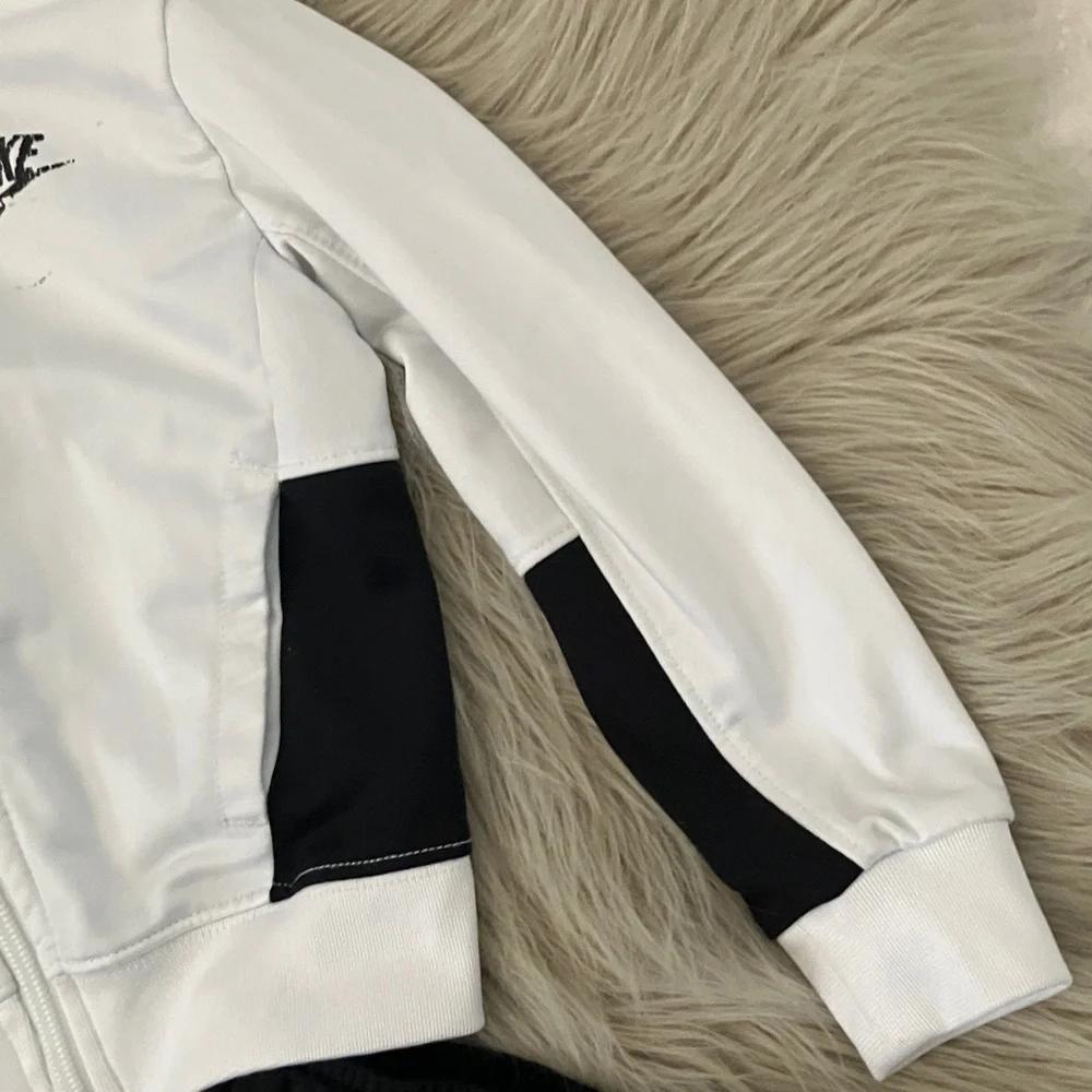 NIKE Baby Boy White/ Black Athletic Jacket and Bottom Set | 2T
